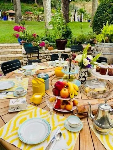 La Rose Bed & Breakfast