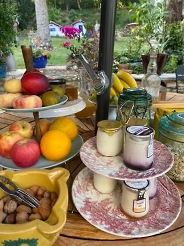 La Rose Bed & Breakfast